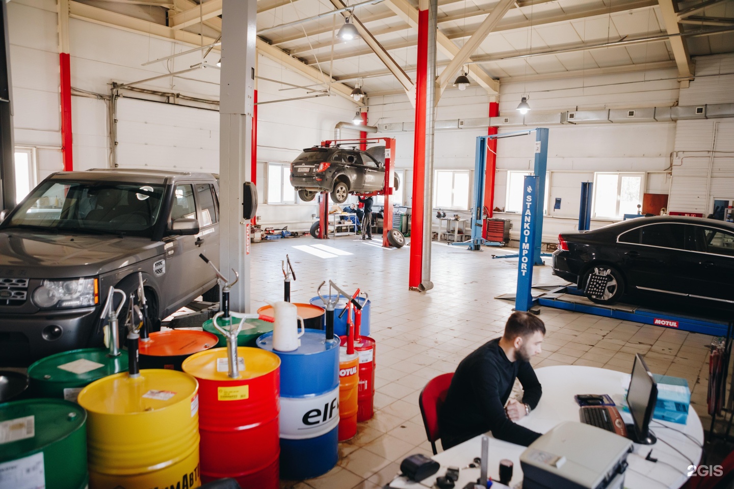 Сервисный зал Центр100